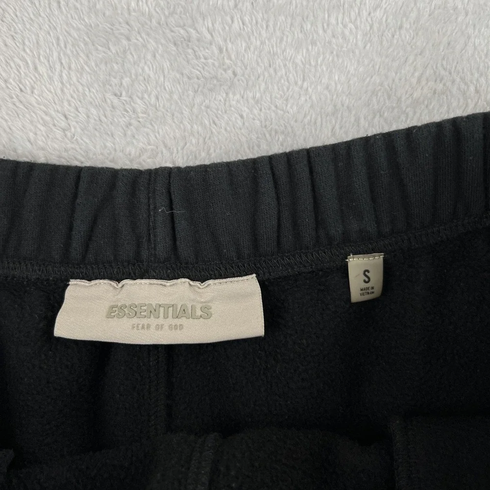 Fear of God Essentials Sweat Shorts S Black Fleece Logo Streetwear Mens Lounge